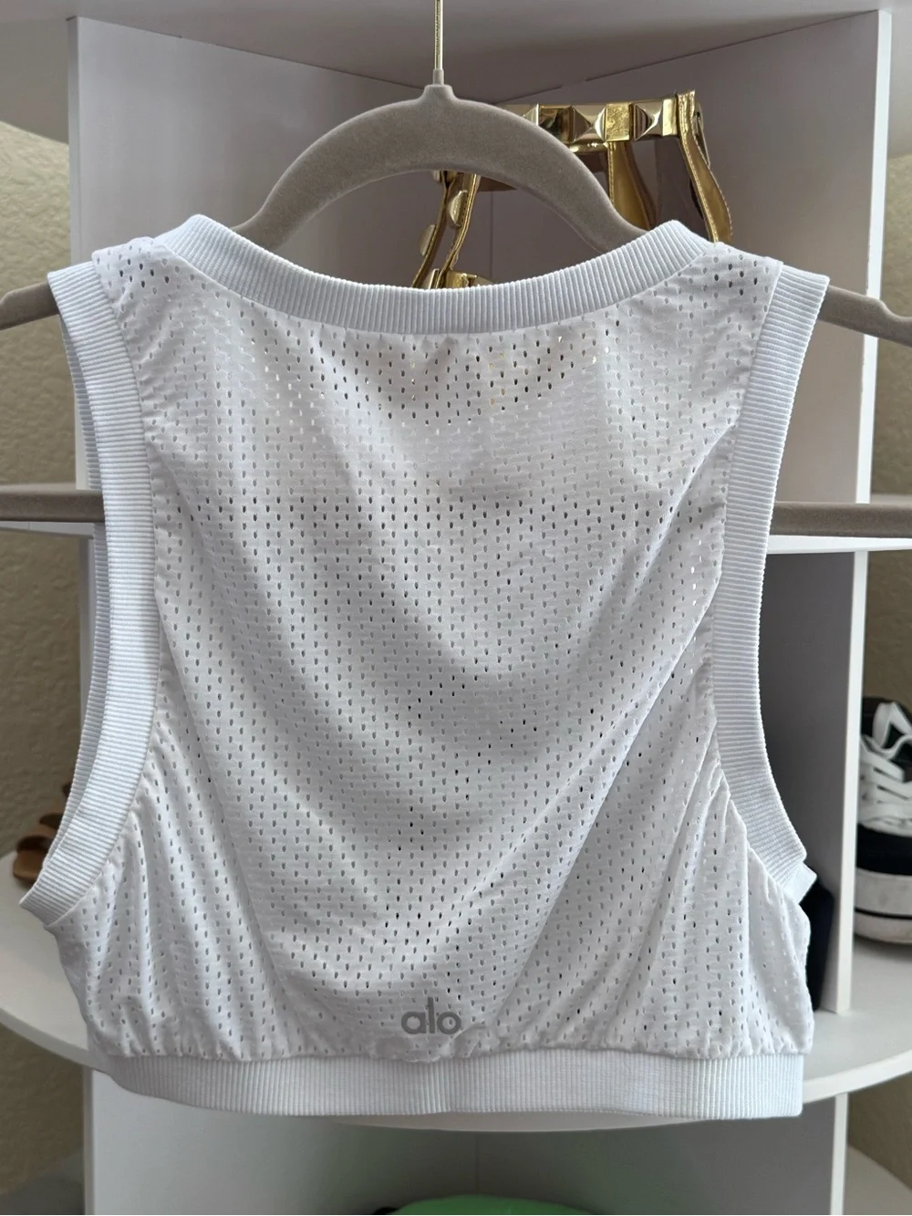 ALO All Star Bra Tank White Mesh Hot Summer Top! Medium Excellent Condition!